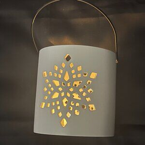 Hurricane Candle Snowflake Light